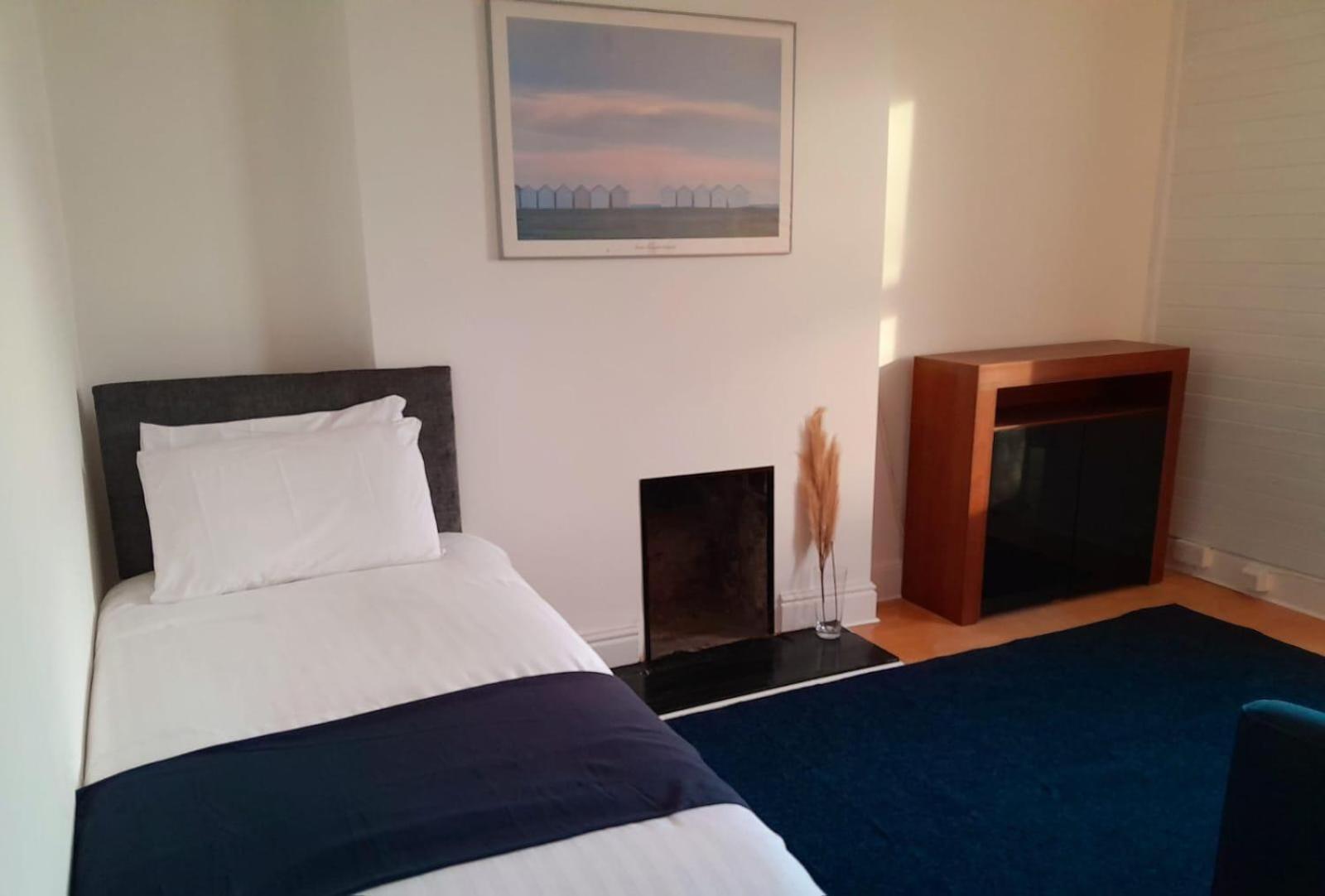The Victoria Hotel Pwllheli Room photo
