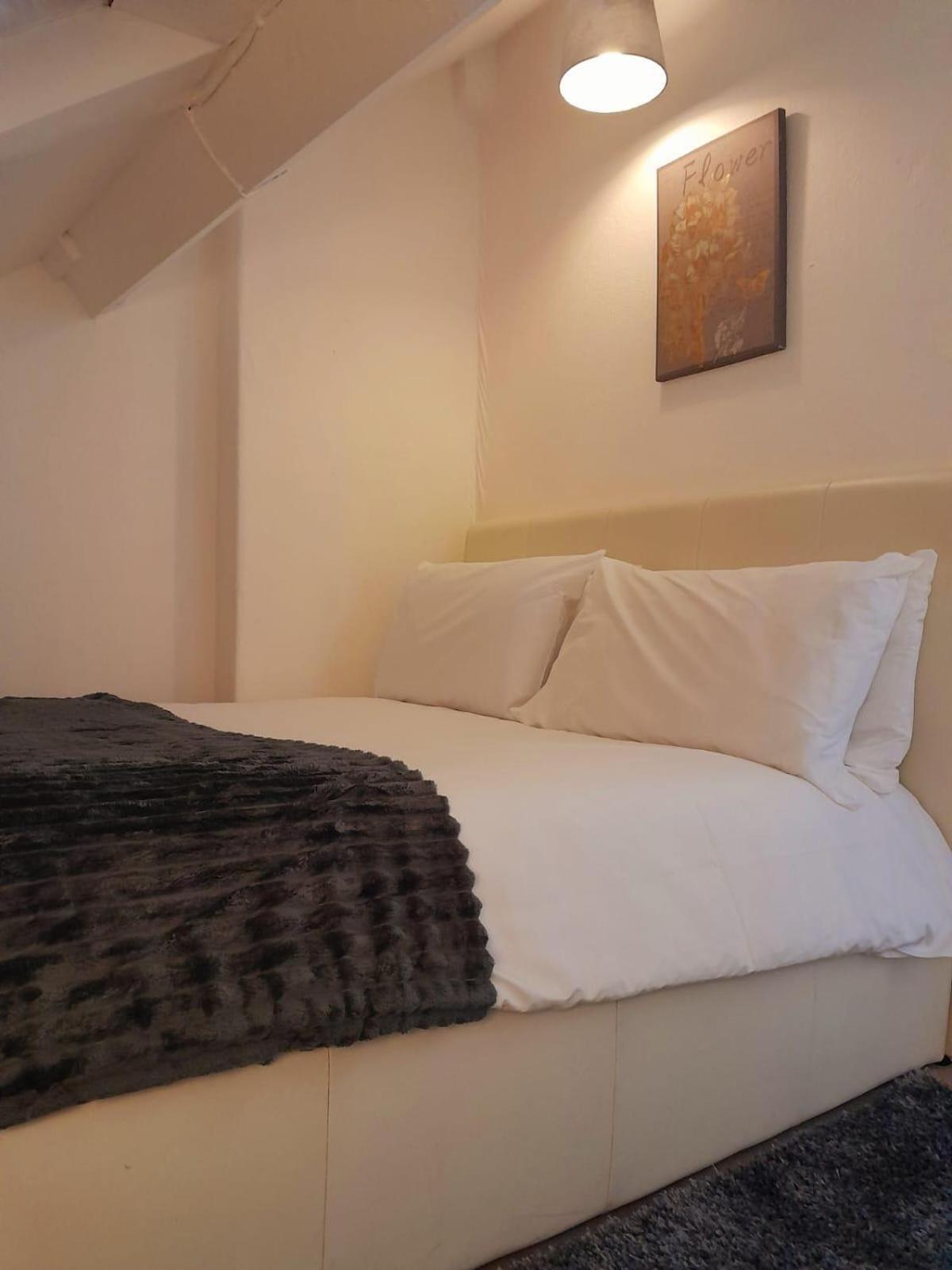 The Victoria Hotel Pwllheli Room photo