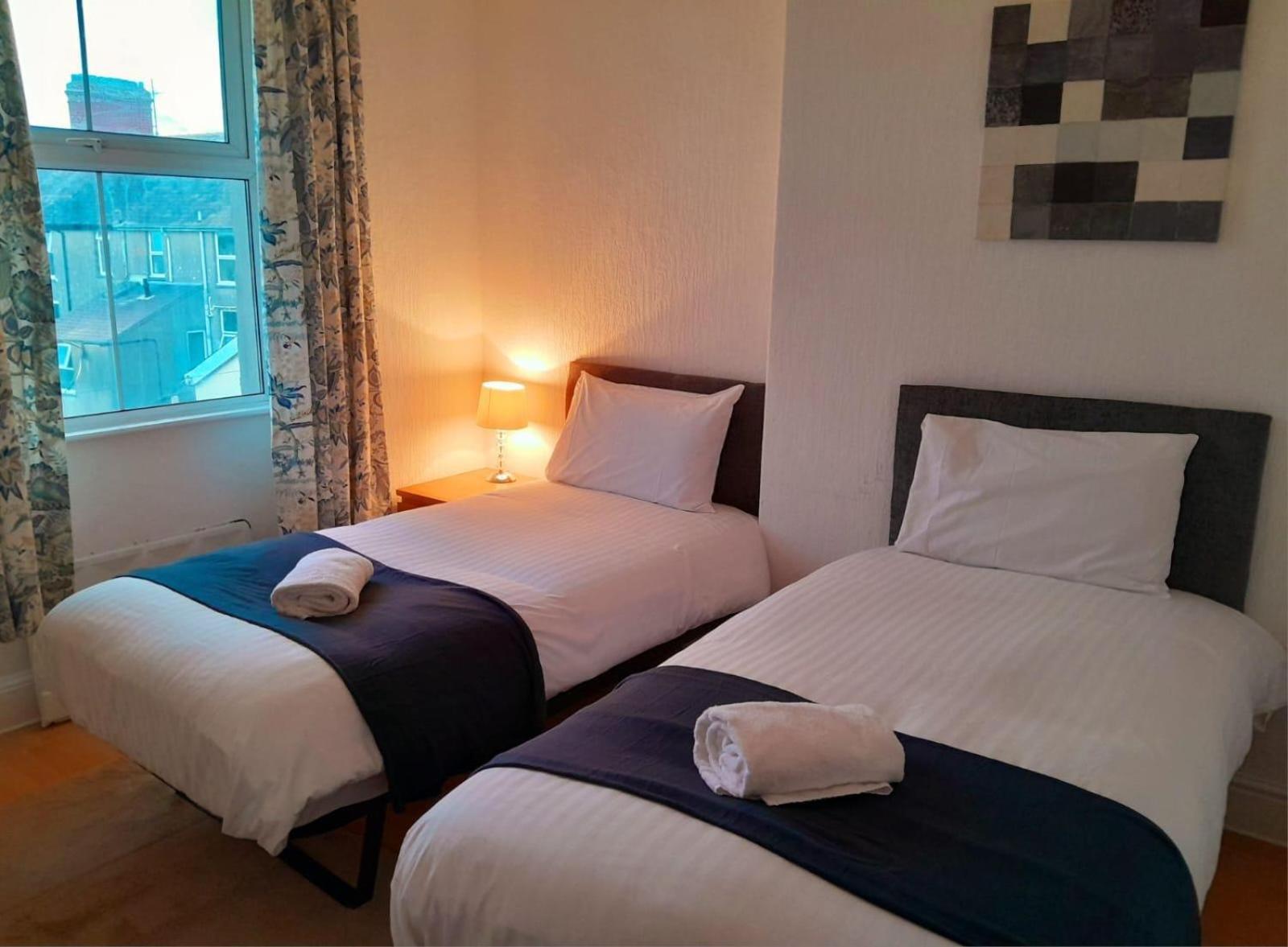 The Victoria Hotel Pwllheli Room photo